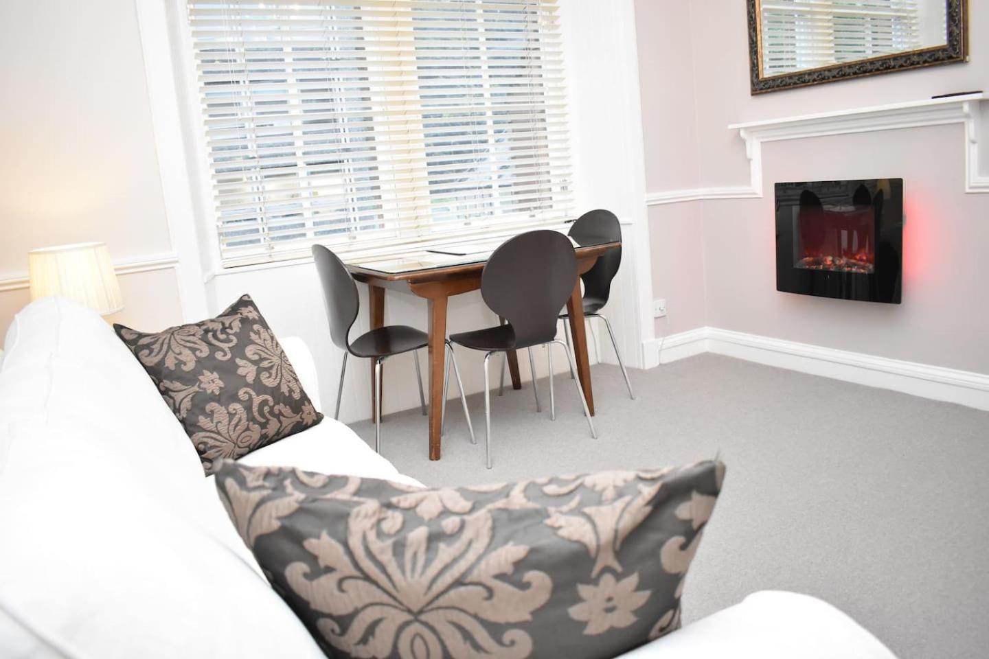 West Port - 2Br In The Heart Of The Old Town Just Off The Grassmarket إدنبرة المظهر الخارجي الصورة
