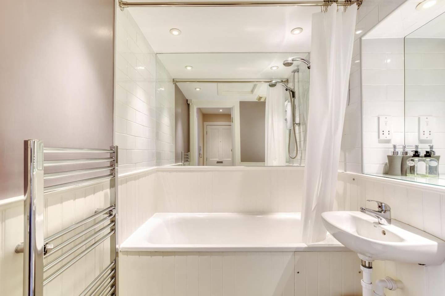 West Port - 2Br In The Heart Of The Old Town Just Off The Grassmarket إدنبرة المظهر الخارجي الصورة